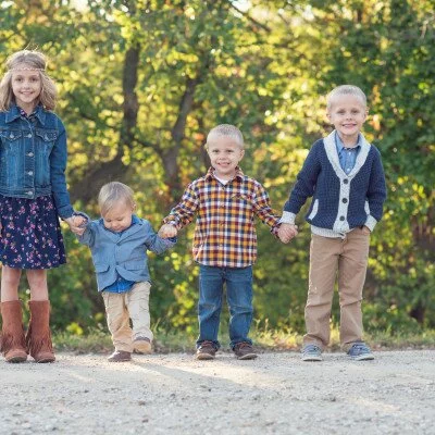 How to Style Your Family Photo Shoot